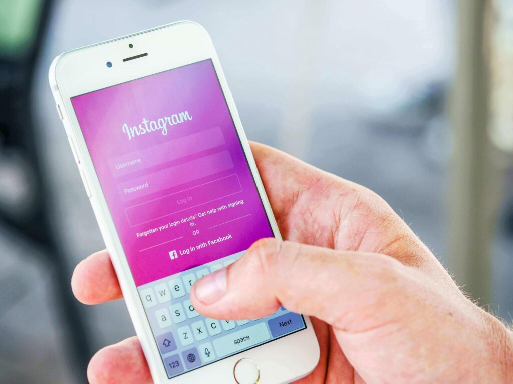 Instagram stories not uploading or loading - Relaunch the app